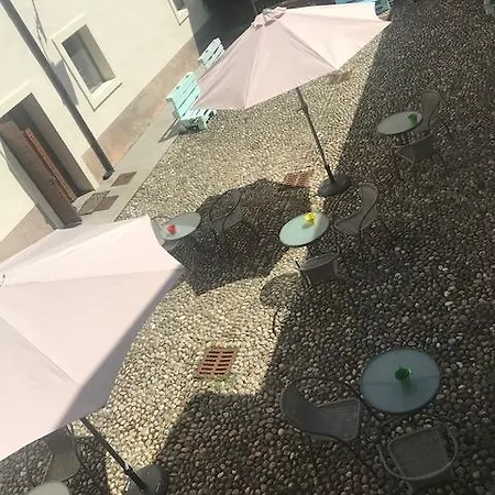 Hostel Albergo E Ostello Della Gioventu Biella Centro Storico *